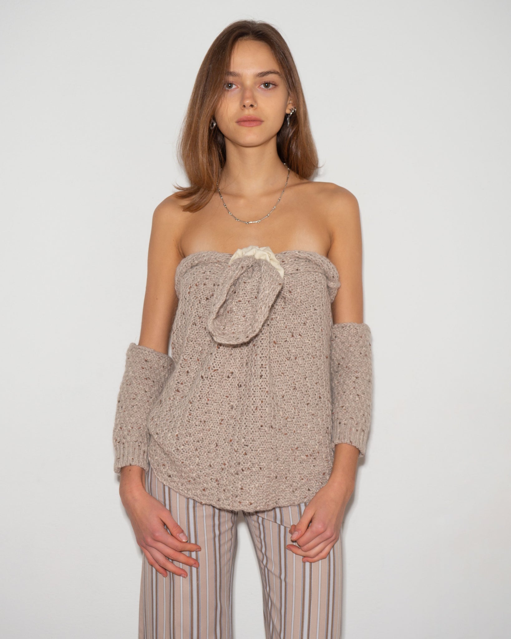 Detached Sleeve Knit Top
