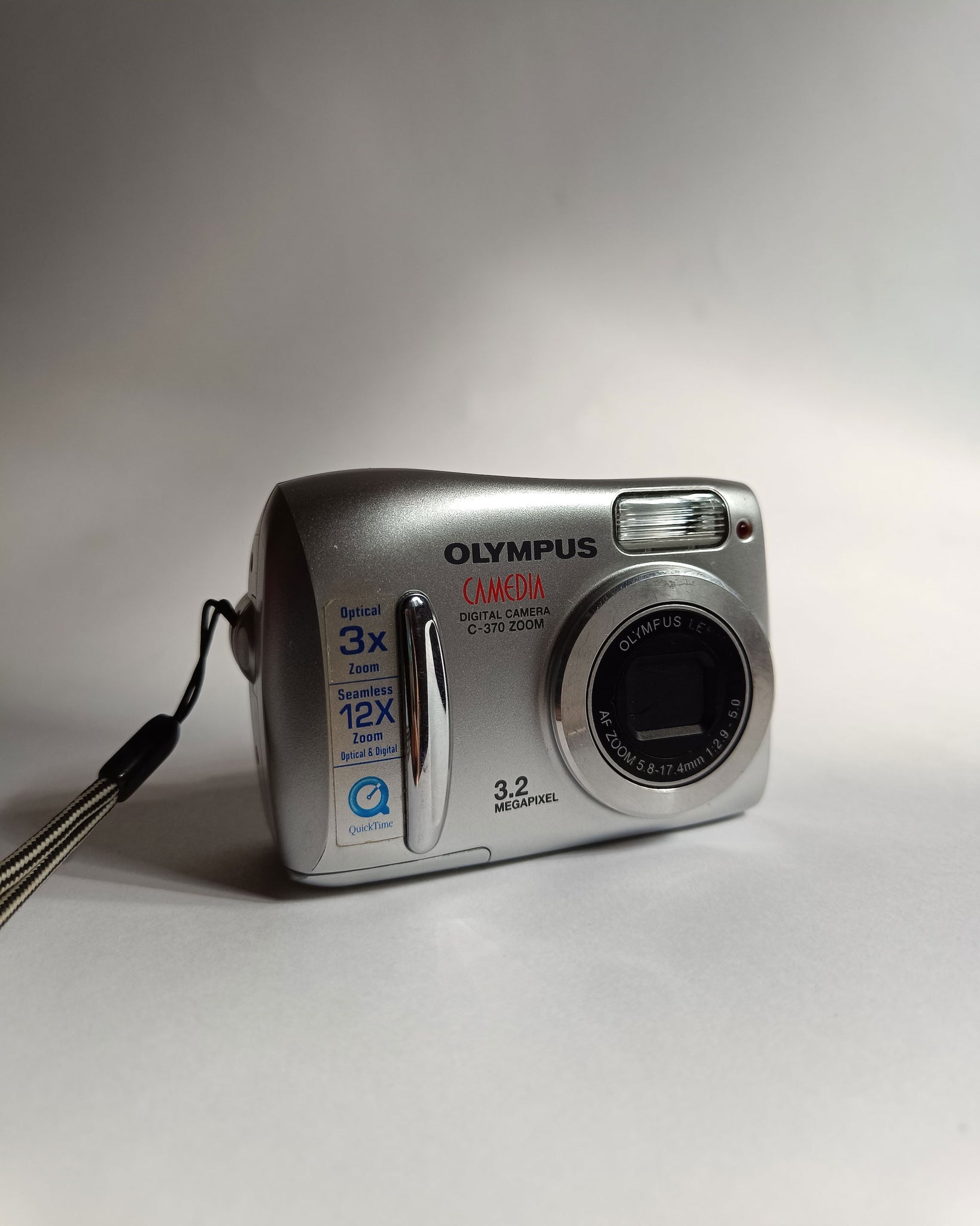 Olympus C-370 Zoom
